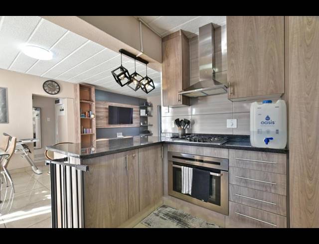 2 BEDROOM APARTMENT FOR SALE IN BASSONIA